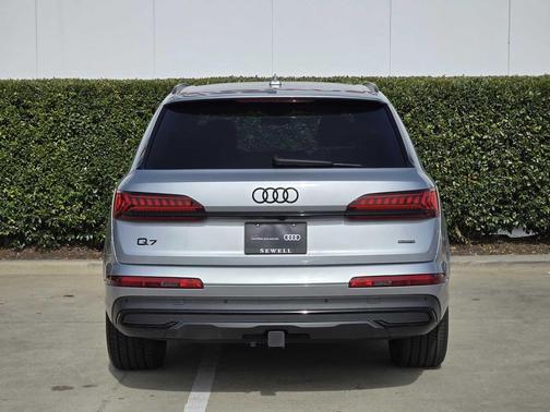 2023 Audi Q7 55 Premium Plus