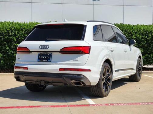 2025 Audi Q7 55 Premium Plus