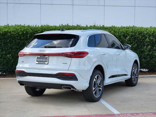 2025 Audi Q5 Premium