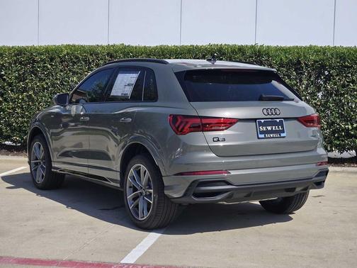 2025 Audi Q3 Premium 45 TFSI S line quattro Tiptronic