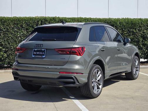 2025 Audi Q3 Premium 45 TFSI S line quattro Tiptronic