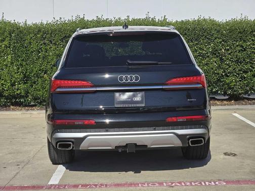 2025 Audi Q7 55 Premium Plus