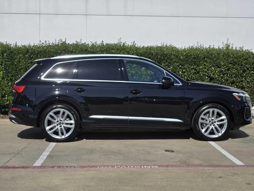 2025 Audi Q7 55 Premium Plus