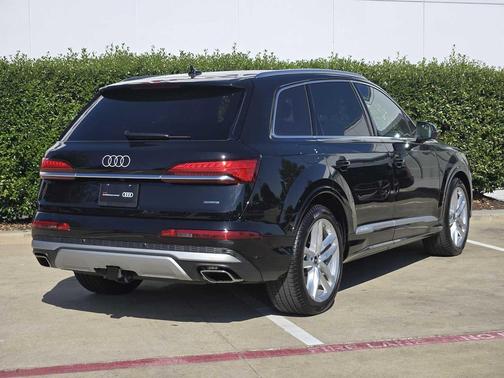 2025 Audi Q7 55 Premium Plus