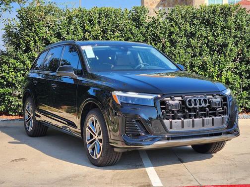 MYTHOS BLACK 2026 Audi Q7 45 Premium