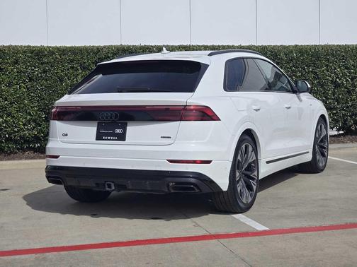 2025 Audi Q8 55 Premium Plus