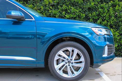 Galaxy Blue Metallic 2021 Audi Q7 45 Premium Plus