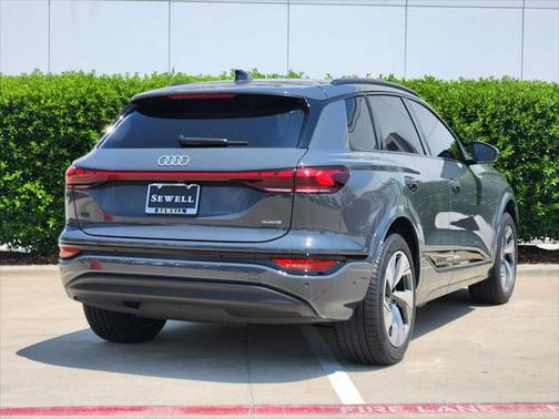 2025 Audi Q6 e-tron Premium Plus quattro