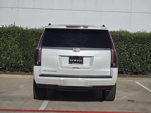 2020 Cadillac Escalade Luxury