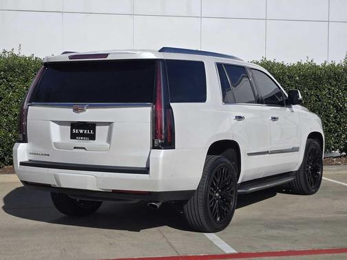 2020 Cadillac Escalade Luxury