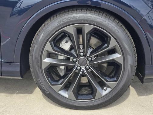 2026 Audi Q7 55 Premium Plus