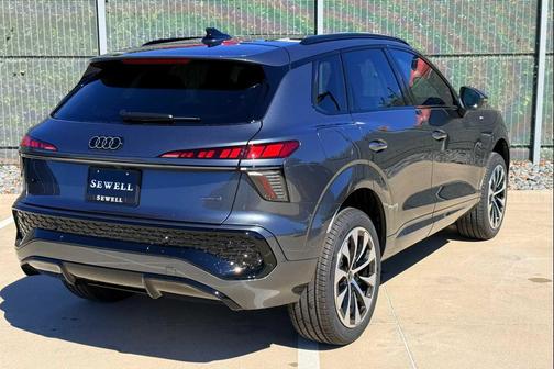 Daytona Gray Pearl Effect 2026 Audi Q3 TFSI quattro S tronic