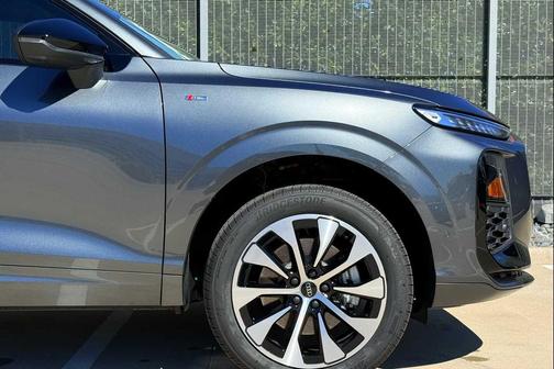 Daytona Gray Pearl Effect 2026 Audi Q3 TFSI quattro S tronic