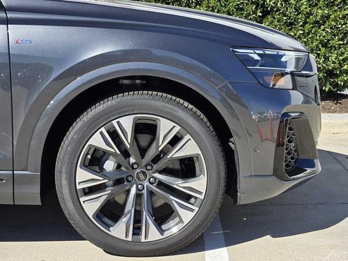 2026 Audi Q8 55 Premium Plus