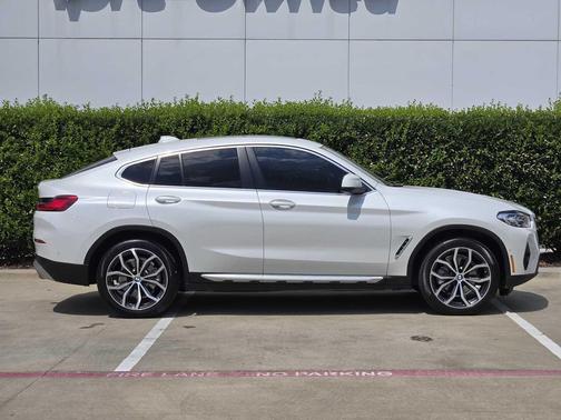 2022 BMW X4 xDrive30i