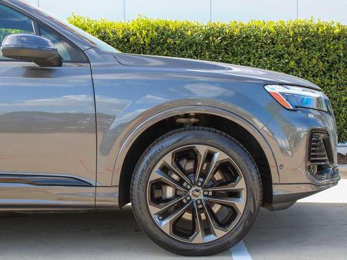 Samurai Gray Metallic 2025 Audi Q7 55 Premium Plus
