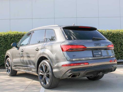 Samurai Gray Metallic 2025 Audi Q7 55 Premium Plus