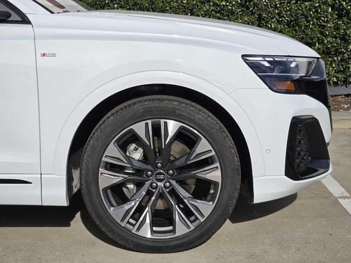 2026 Audi Q8 55 Premium Plus