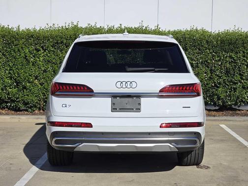 2024 Audi Q7 55 Premium Plus