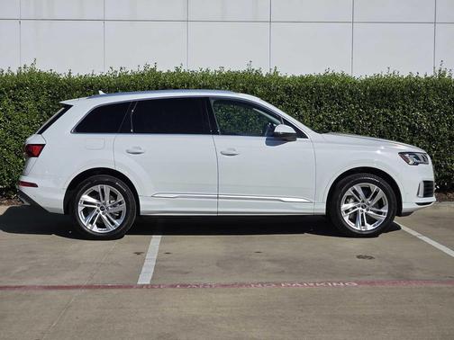2024 Audi Q7 55 Premium Plus
