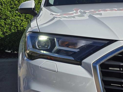 2022 Audi Q7 45 Premium