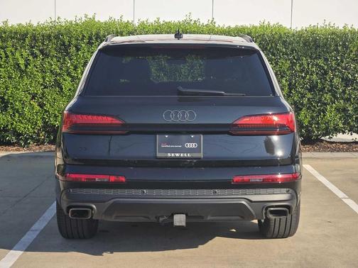 2025 Audi Q7 45 Premium Plus