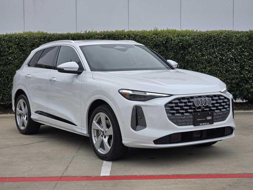 Glacier White Metallic 2025 Audi Q5 Prestige TFSI quattro S tronic