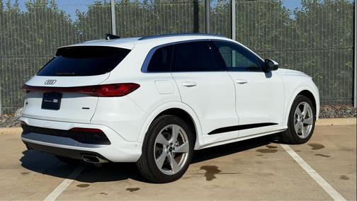 Glacier White Metallic 2025 Audi Q5 Prestige TFSI quattro S tronic