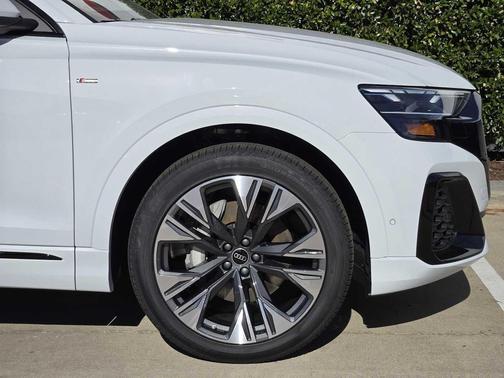 2026 Audi Q8 55 Premium Plus