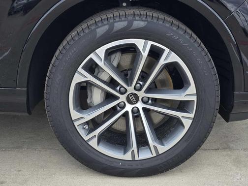 2026 Audi Q7 45 Premium