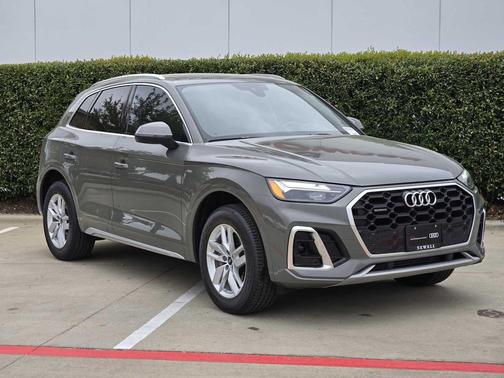 Chronos Gray Metallic 2024 Audi Q5 45 S line Premium