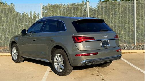 Chronos Gray Metallic 2024 Audi Q5 45 S line Premium