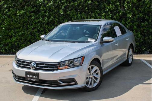 Reflex Silver Metallic 2018 Volkswagen Passat 2.0T SE