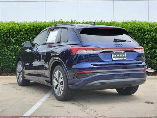 2025 Audi Q4 e-tron Premium 45 RWD