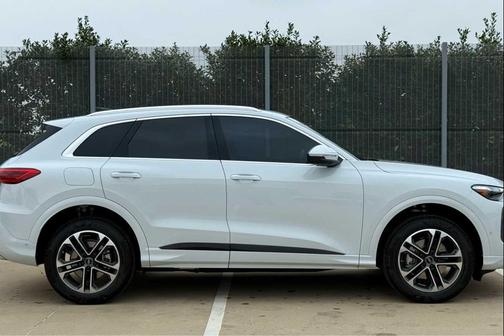 GLACIER WHITE 2026 Audi Q5 Premium Plus TFSI quattro S tronic