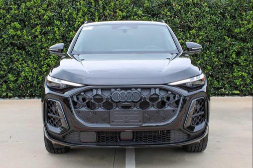 Mythos Black Metallic 2026 Audi Q5 Premium Plus TFSI quattro S tronic