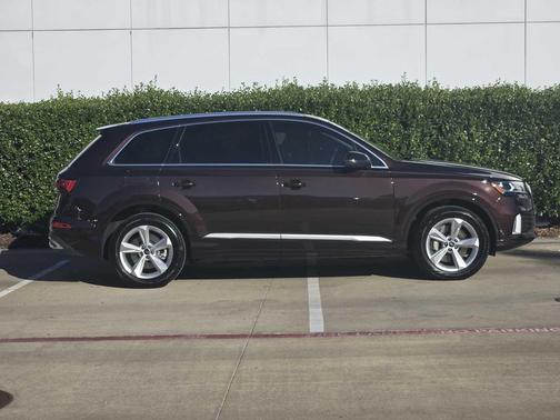 2022 Audi Q7 45 Premium Plus