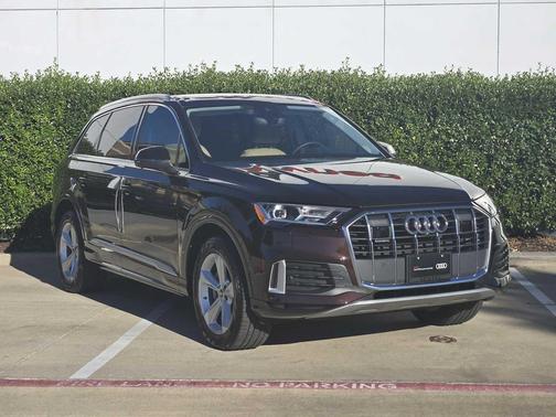 2022 Audi Q7 45 Premium Plus
