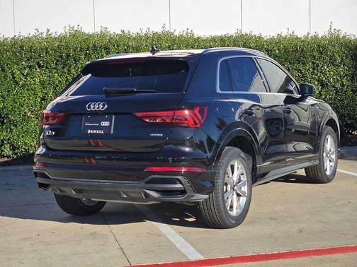 2023 Audi Q3 Premium 45 TFSI S line quattro Tiptronic