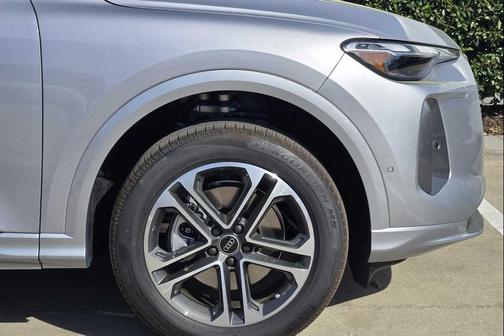 Florett Silver Metallic 2026 Audi Q5 Premium TFSI quattro S tronic