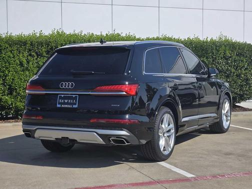 2025 Audi Q7 55 Premium Plus