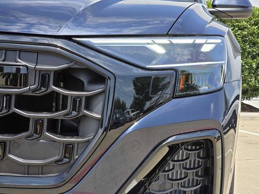 2025 Audi Q8 55 Premium Plus