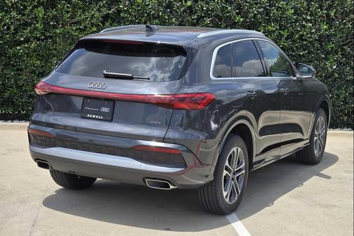 Tambora Gray Metallic 2025 Audi Q5 Premium TFSI quattro S tronic