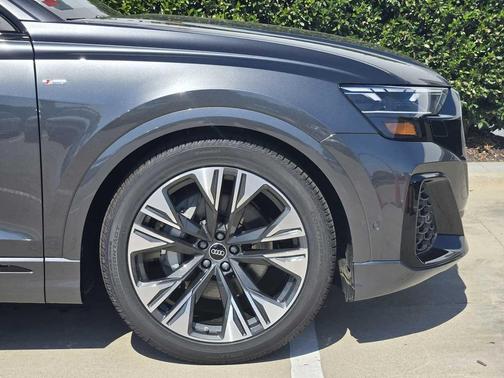 2025 Audi Q8 55 Premium Plus