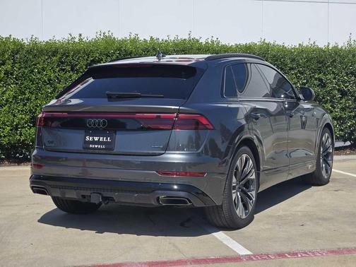 2025 Audi Q8 55 Premium Plus