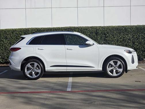 2025 Audi Q5 Premium Plus TFSI quattro S tronic