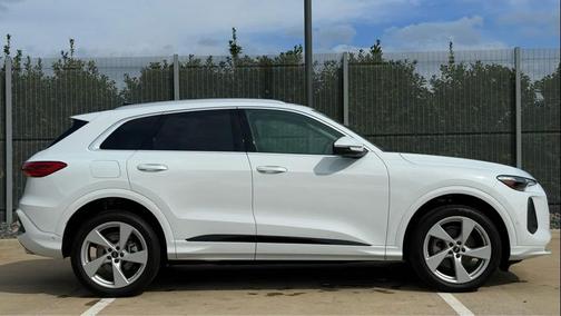 2025 Audi Q5 Premium Plus TFSI quattro S tronic