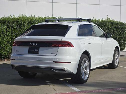2022 Audi Q8 55 Premium Plus
