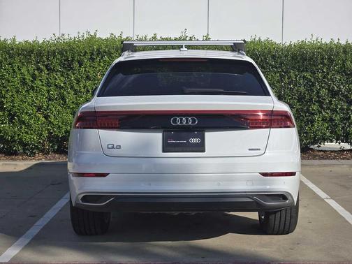 2022 Audi Q8 55 Premium Plus
