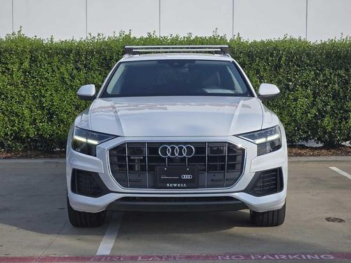 2022 Audi Q8 55 Premium Plus